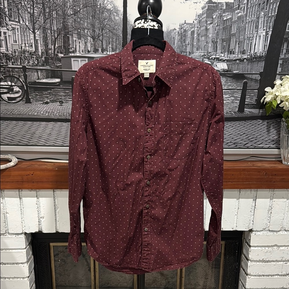 American Eagle Burgundy Medium Button Down Shirt Classic Collar Long Sleeve